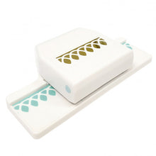 Cargar imagen en el visor de la galería, EDGE PUNCH SCALLOP ARCHES